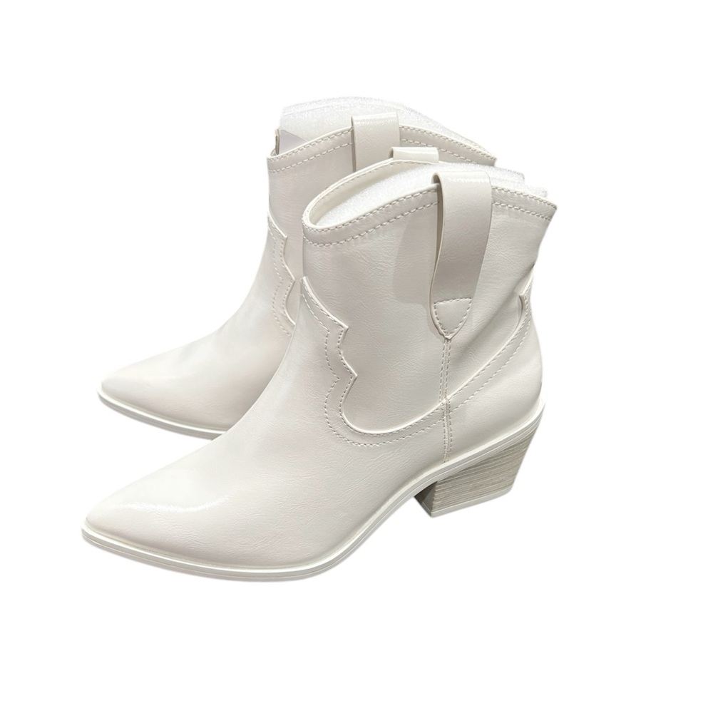 NEW Call It Spring White Ankle Boots - Size 6.5